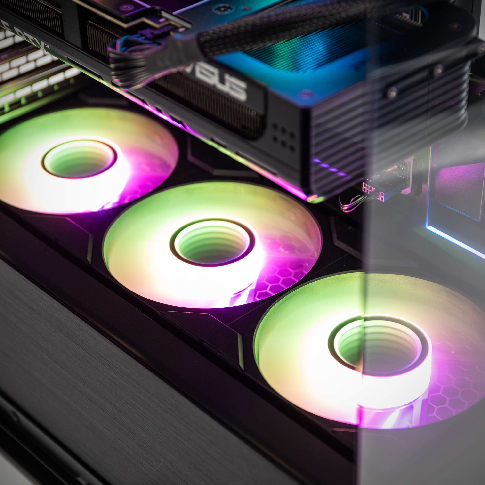 King Forge Gaming-PC Diamant von innen